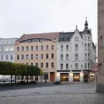 Am Goldenen Strauss Hotel