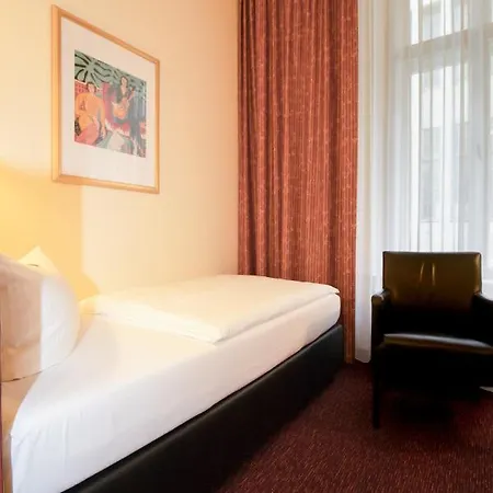 Akzent Am Goldenen Strauss 3* Гёрлиц