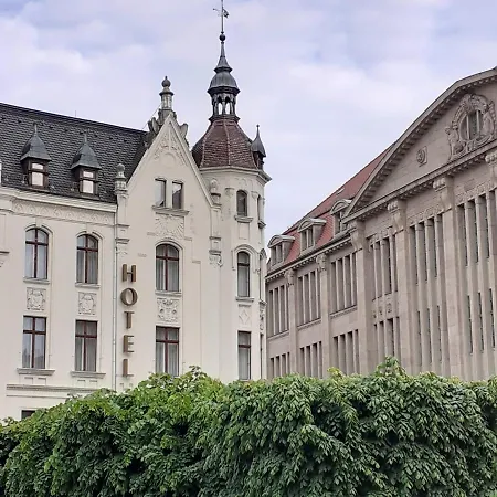 Akzent Am Goldenen Strauss Отель Гёрлиц