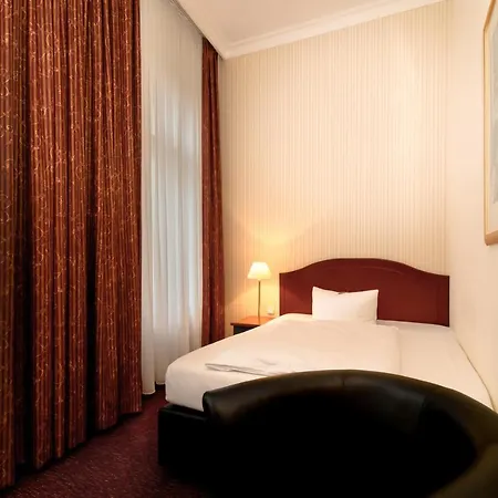 Akzent Am Goldenen Strauss 3*