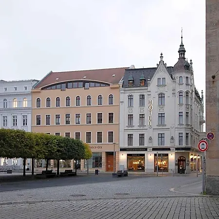 Am Goldenen Strauss