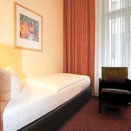 Am Goldenen Strauss 3*