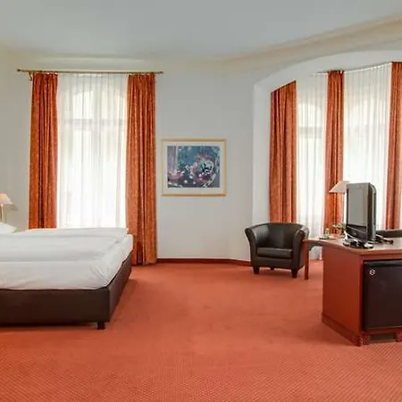 Akzent Am Goldenen Strauss Hotel 3*