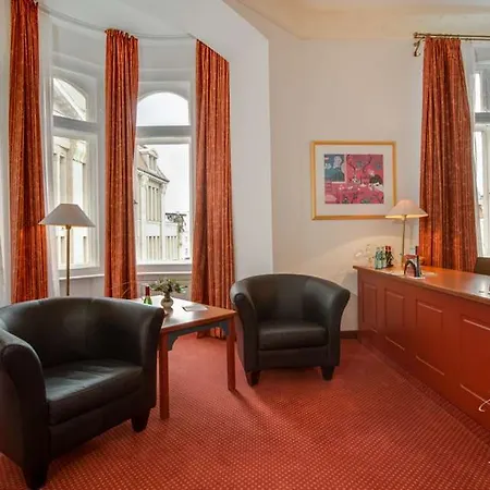 Отель Akzent Am Goldenen Strauss Гёрлиц