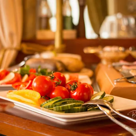 Отель Akzent Am Goldenen Strauss 3*