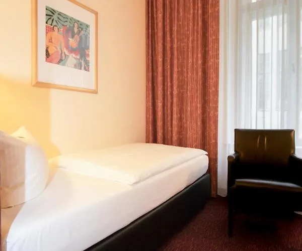 Akzent Am Goldenen Strauss 3* غورليتز