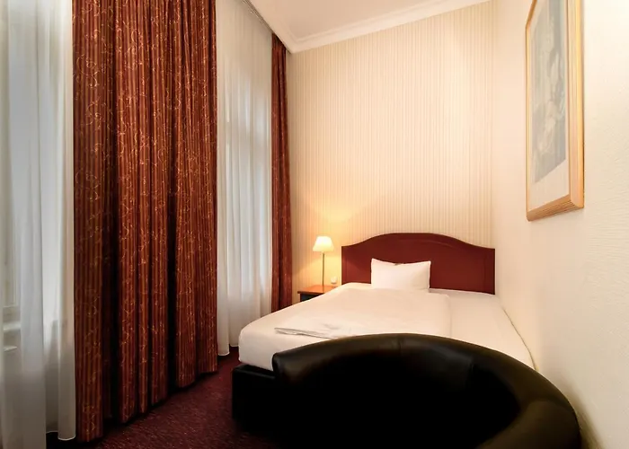 Akzent Am Goldenen Strauss 3*