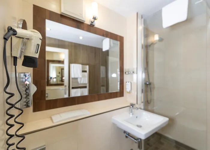 Akzent Am Goldenen Strauss 3*