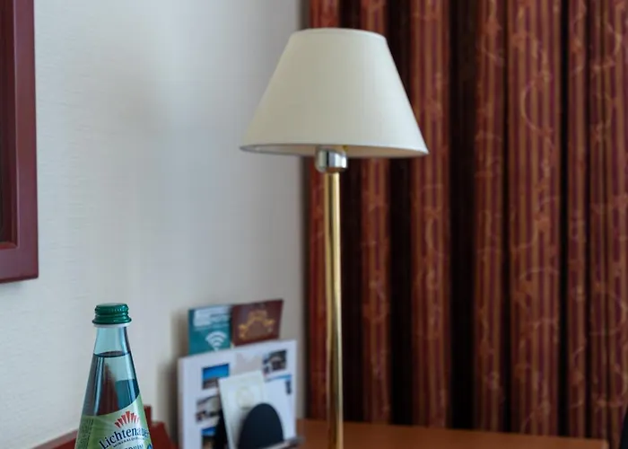 Hotel Akzent Am Goldenen Strauss 3*