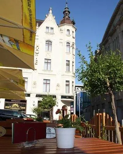 Akzent Am Goldenen Strauss فندق 3*