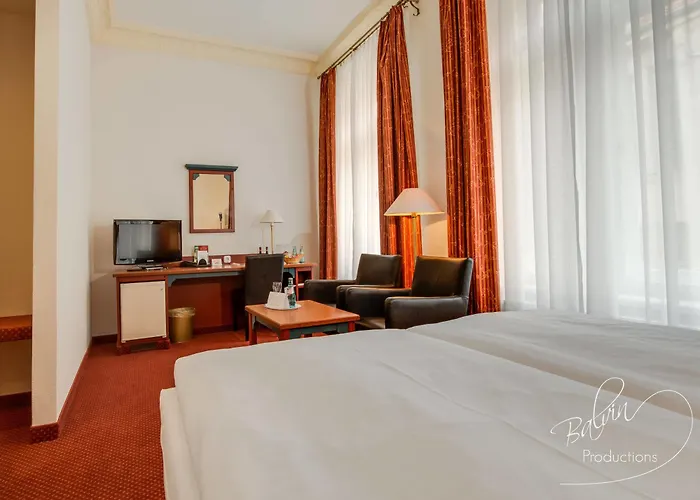 فندق Akzent Am Goldenen Strauss 3*