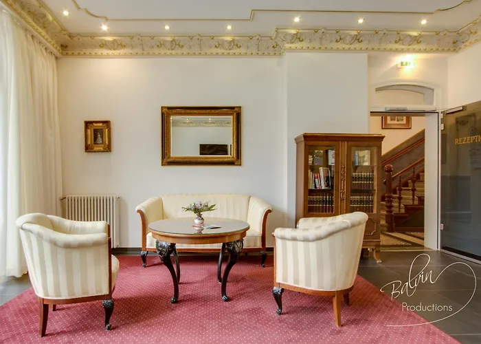 فندق Akzent Am Goldenen Strauss 3*